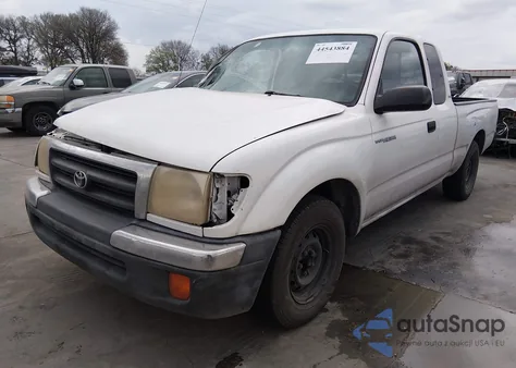 2000 Toyota Tacoma z USA, uszkodzony, nr VIN 5TEVL52N1YZ688444